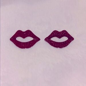🩵3/$20🩵 Red Lip Shaped Kiss Earrings